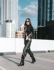 Universal phone patch designed to convert any iPhone, Samsung, or Huawei model into a crossbody phone case. This versatile accessory features a durable adhesive back that attaches securely to your smartphone, allowing you to add a crossbody strap for hands-free convenience.