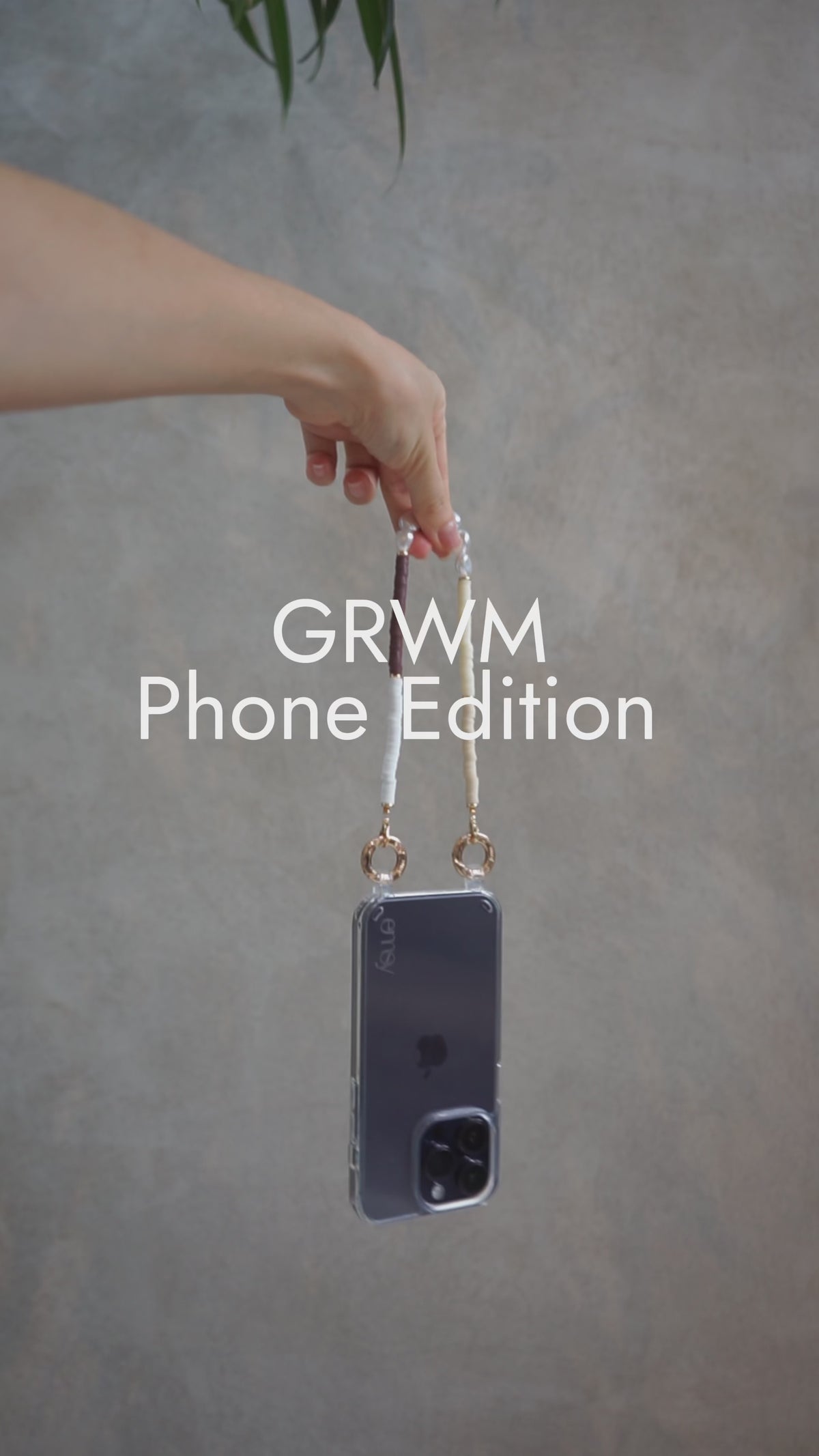 Chain strap, a utility wrist strap or a rope wrist strap the perfect solution to keep your phone safe while keeping your hands free. Discover collection including 2-in-1 utility cross-body strap, the stylish rope cross-body strap.